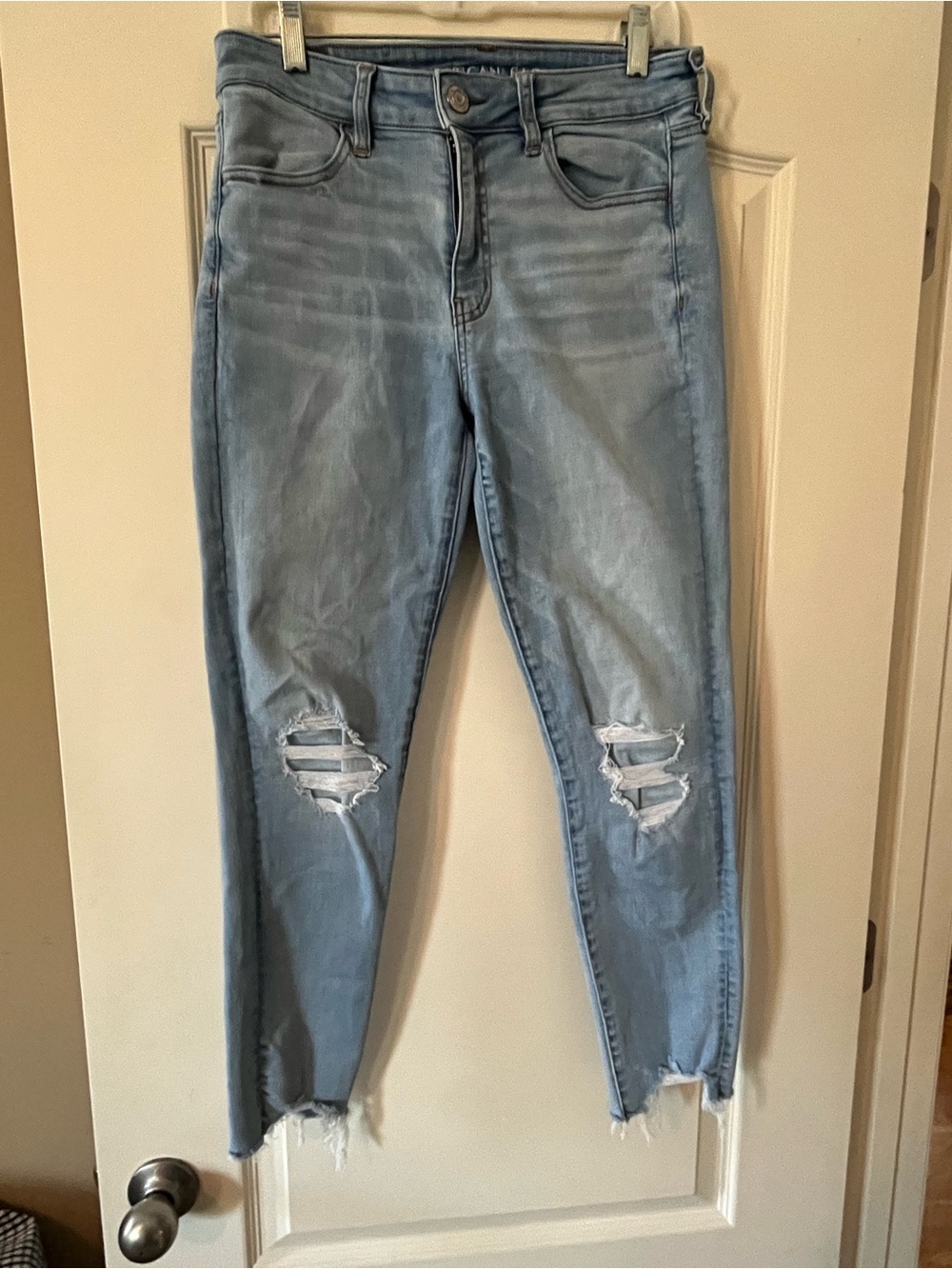 American Eagle Light Blue Distressed Cropped Women’s Skinny Jeans SZ 8